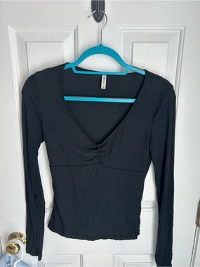 Aritzia Top